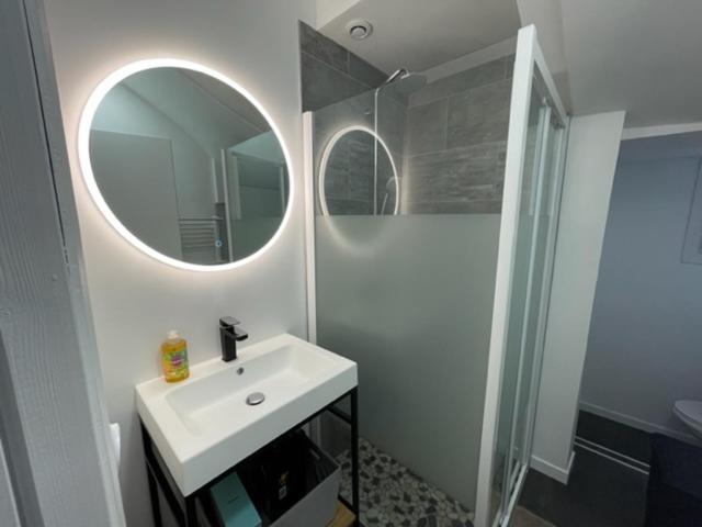 - Le Nuage - Unique, Espace Spa Privatif Et Jardin Avec Plancha Et Salon Privatif, Stationnement Public Gratuit Niort Exterior foto