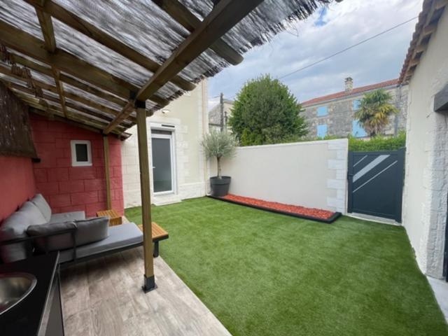 - Le Nuage - Unique, Espace Spa Privatif Et Jardin Avec Plancha Et Salon Privatif, Stationnement Public Gratuit Niort Exterior foto